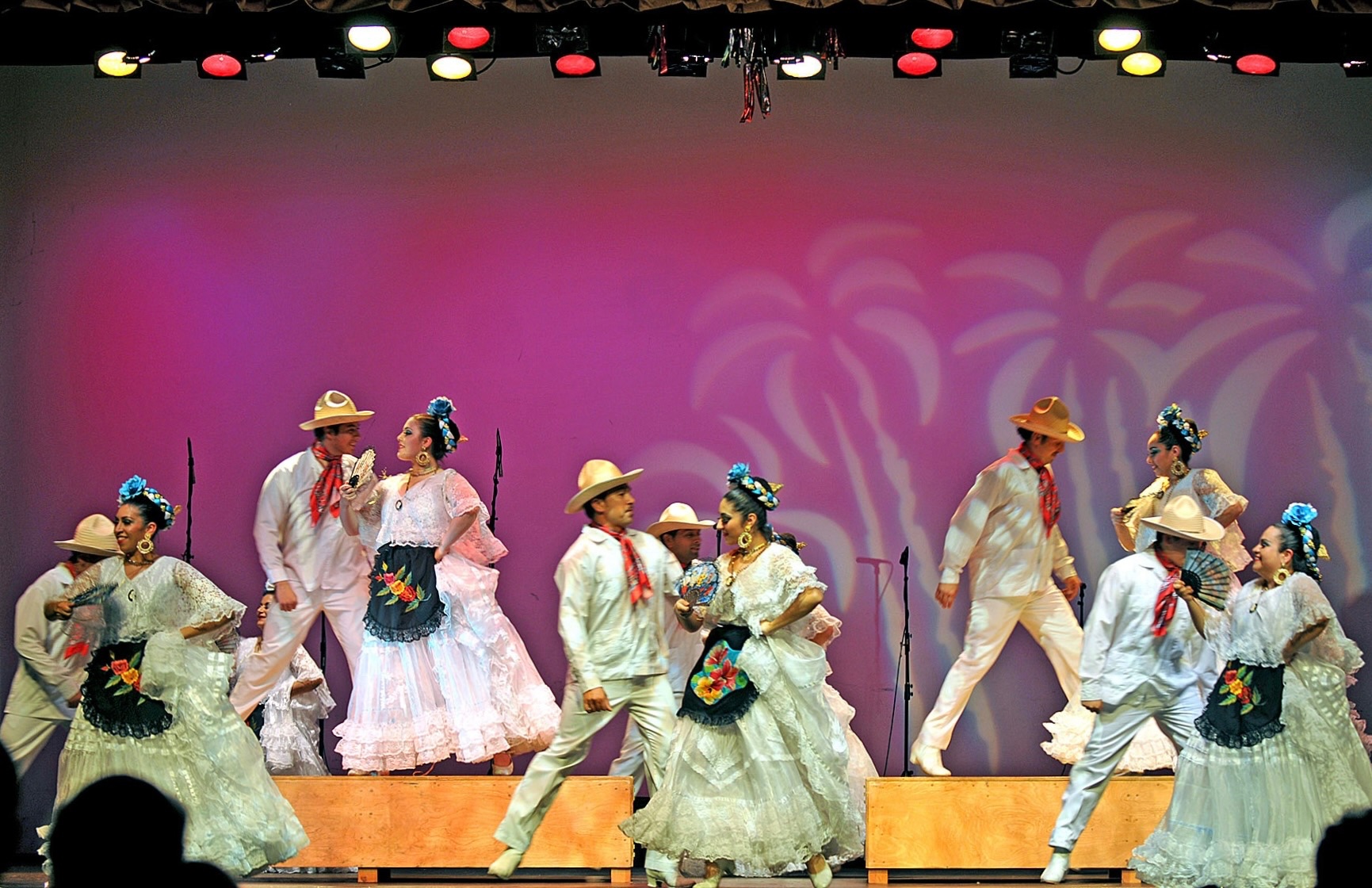 Ballet Folklorico Costa De Oro