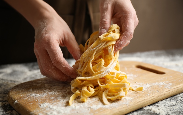 Image showcasing A guide to the types of pasta shapes you can make by hand